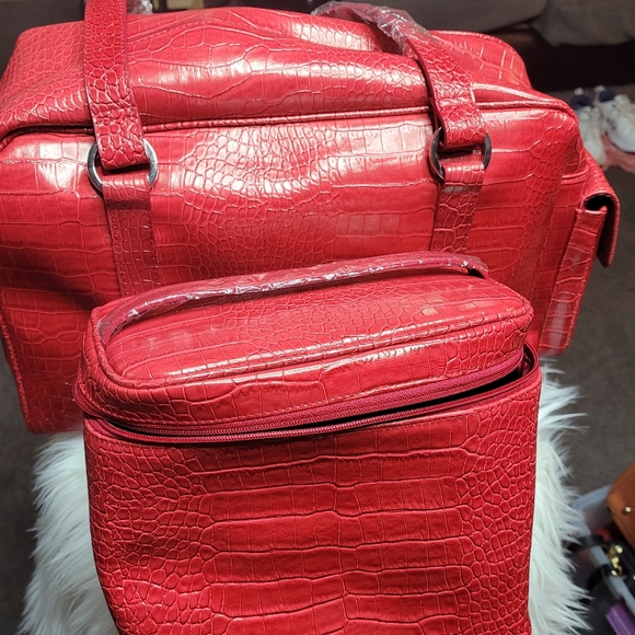 NWOT overnight bag - Picture 9 of 12